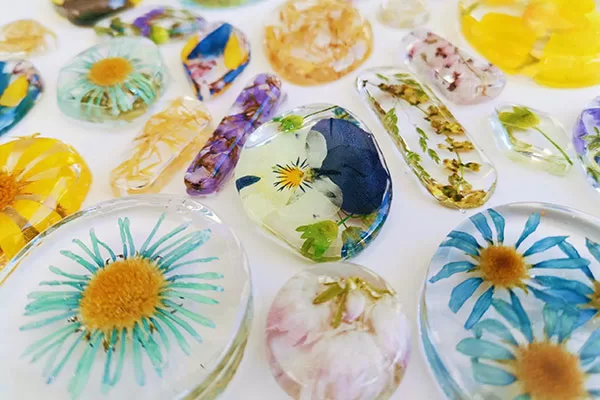 The Art of Resin Jewelry Making Expert Tips and Tricks for Stunning Results