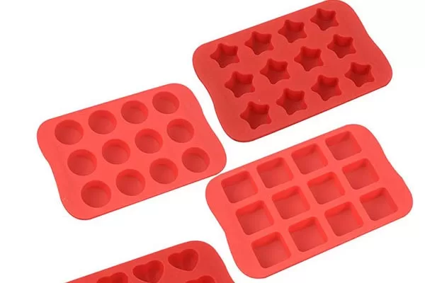 Silicone baking molds